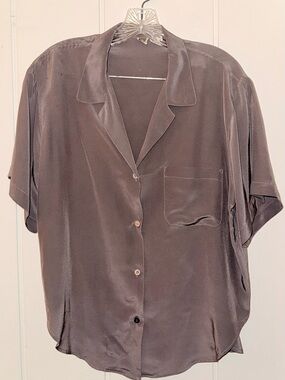 100% Silk Short Sleeve Button-Up Shirt in light Taupe
